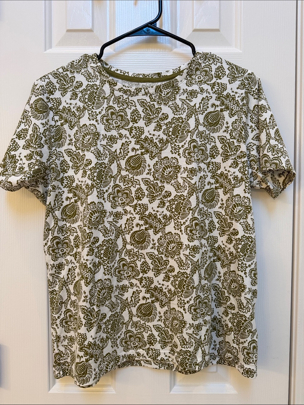 Olive Floral Print Crewneck T-Shirt - Women